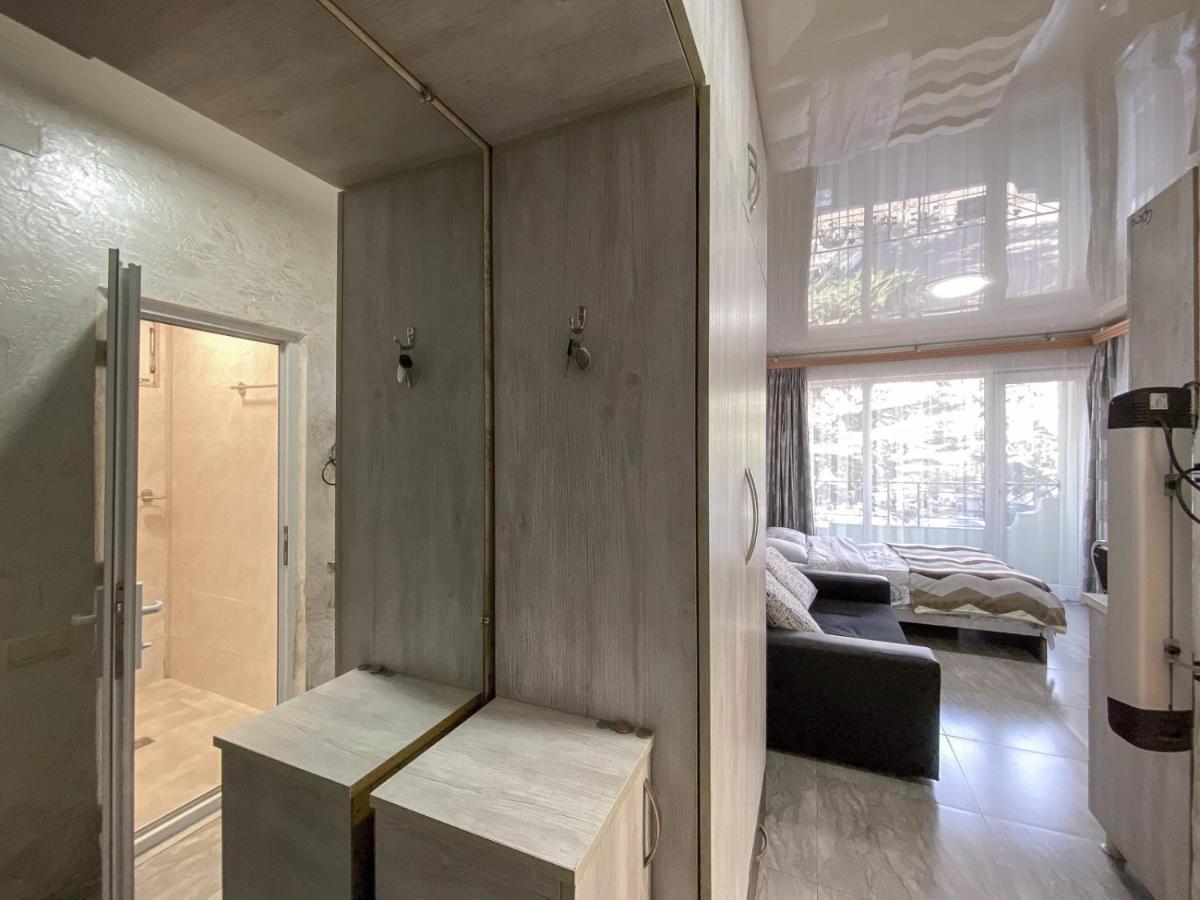 Apartment Studio Maksim Batumi Exterior photo